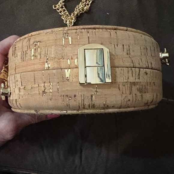 Chic Cork and Gold Chain Women's Clutch - Picture 4 of 6